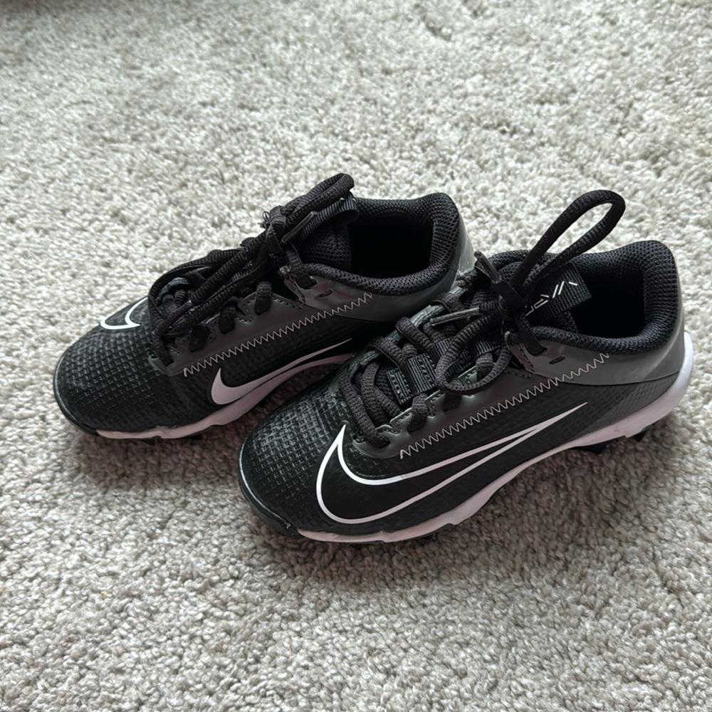 Nike kids Fastflex football cleats